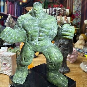 Green Jade Hulk Figurine – Hand-Carved